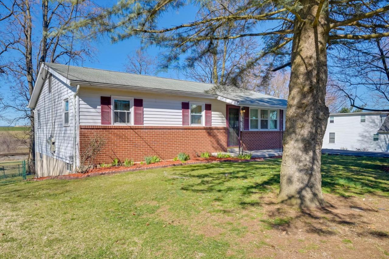 Convenient Hummelstown Home With Deck! Exterior photo
